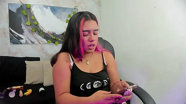 Lilith traviis online show from 03.24.26