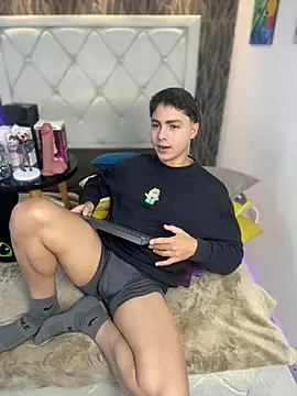 Samu Hott online show from 02.03.26