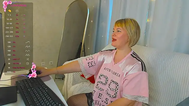 Snapshot of MaryClars chatting on 02.27.26 MaryClars online show from 02.27.26