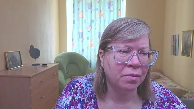 Emma Eclipsee online show from 02.10.26