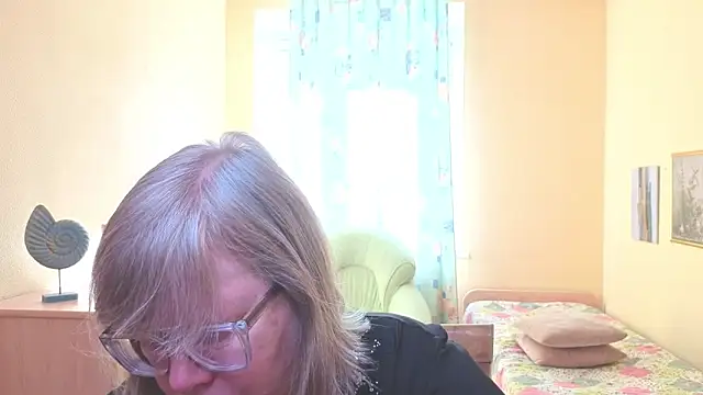 Emma Eclipsee online show from 03.08.26