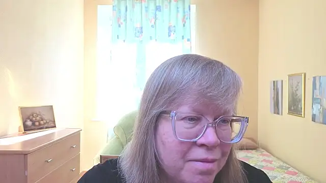 Emma Eclipsee online show from 03.11.26