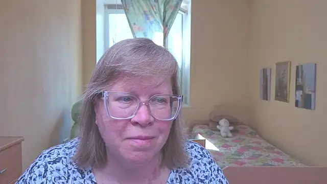 Emma Eclipsee online show from 05.09.26