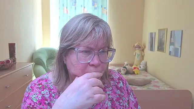 Snapshot of Emma_Eclipsee chatting on 05.16.26 Emma Eclipsee online show from 05.16.26
