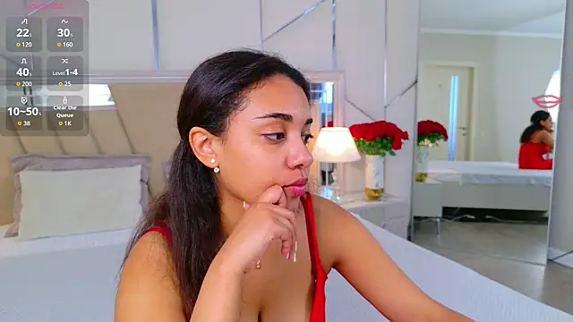 Snapshot of Luna_Cortier chatting on 06.19.26 Luna Cortier online show from 06.19.26