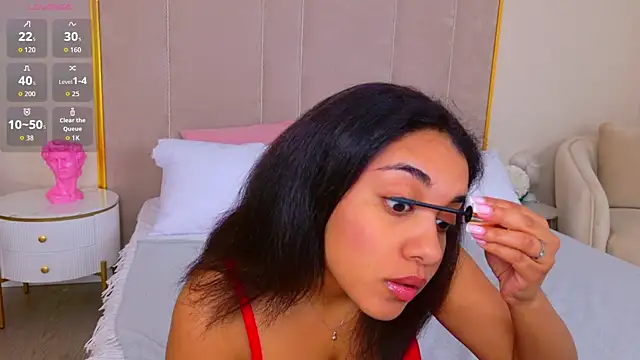 Snapshot of Luna_Cortier chatting on 07.23.26 Luna Cortier online show from 07.23.26