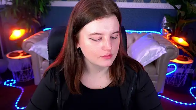 Snapshot of KristiFoxy chatting on 02.27.26 KristiFoxy online show from 02.27.26