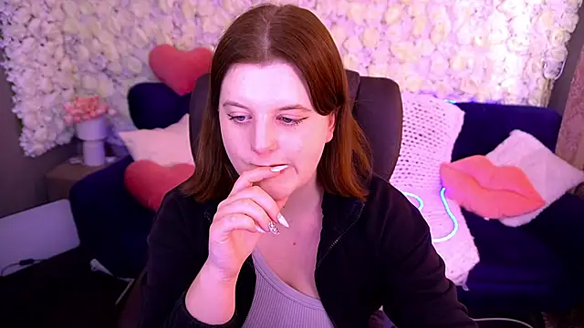 KristiFoxy online show from 04.28.26