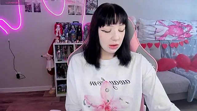 MollysLand online show from 02.16.26