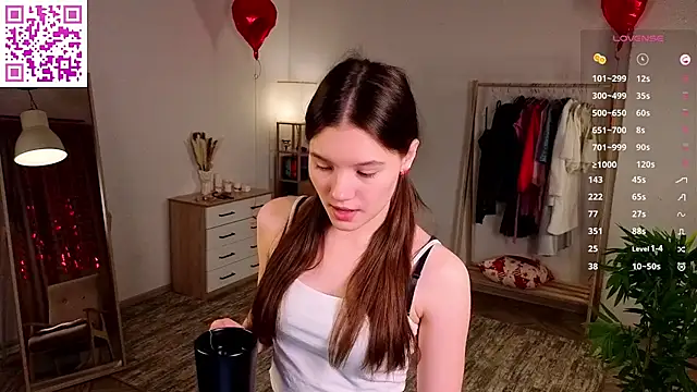 Snapshot of MirthaZien chatting on 03.03.26 MirthaZien online show from 03.03.26