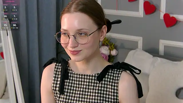 Snapshot of EmmaSagge chatting on 06.15.26 EmmaSagge online show from 06.15.26