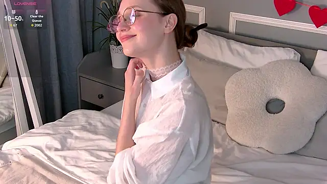 Snapshot of EmmaSagge chatting on 06.17.26 EmmaSagge online show from 06.17.26