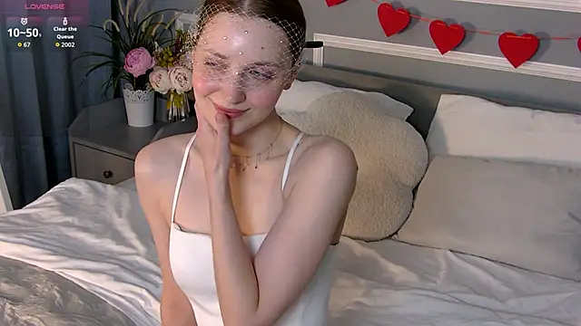 Snapshot of EmmaSagge chatting on 06.19.26 EmmaSagge online show from 06.19.26