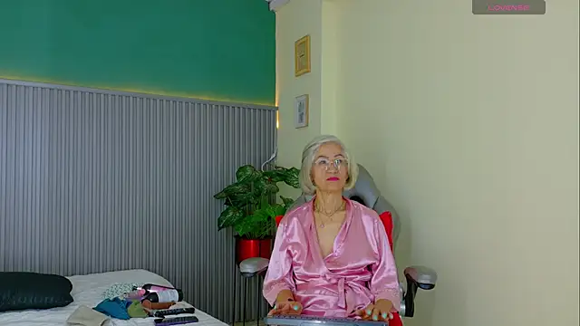 Snapshot of miss_monserrate01 chatting on 06.20.26 miss monserrate01 online show from 06.20.26