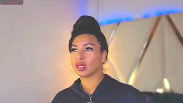 Snapshot of MeelFox chatting on 03.05.26 MeelFox online show from 03.05.26