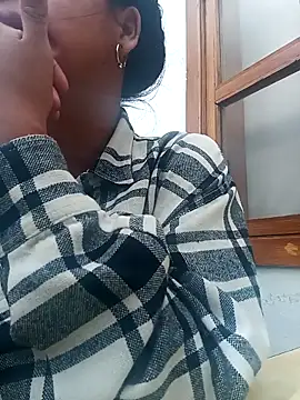 Snapshot of MeelFox chatting on 03.19.26 MeelFox online show from 03.19.26