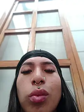 Snapshot of MeelFox chatting on 05.19.26 MeelFox online show from 05.19.26