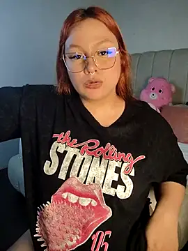 Snapshot of Dara_Bell chatting on 02.11.26 Dara Bell online show from 02.11.26