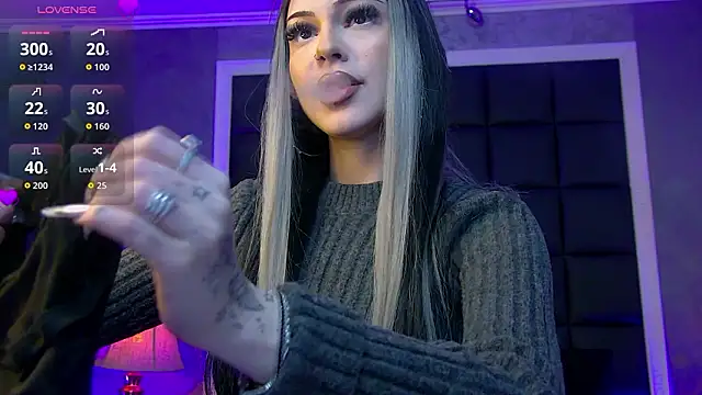 Snapshot of ValerieIce chatting on 03.07.26 ValerieIce online show from 03.07.26