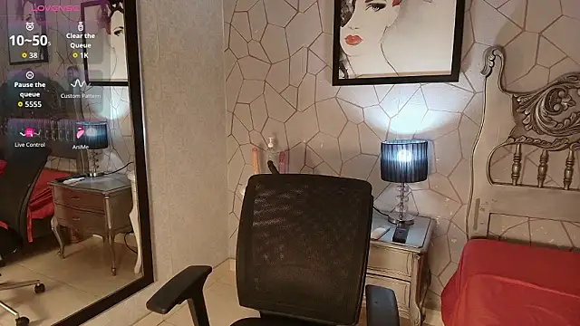 Snapshot of meganrousx chatting on 03.10.26 meganrousx online show from 03.10.26