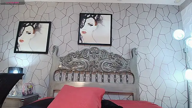 Snapshot of meganrousx chatting on 03.11.26 meganrousx online show from 03.11.26