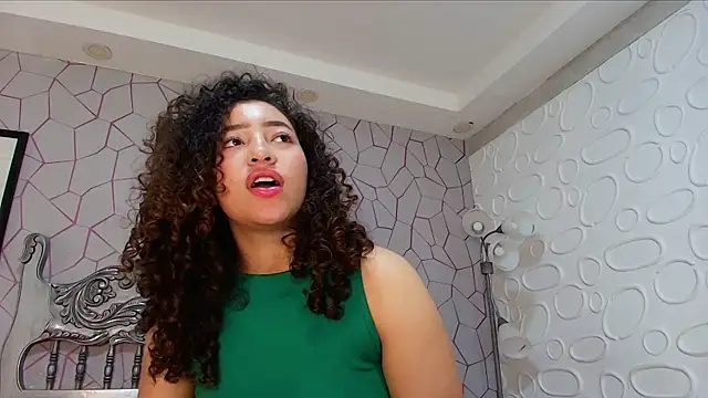 Snapshot of meganrousx chatting on 03.27.26 meganrousx online show from 03.27.26