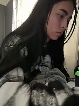 Sara Fernandez  online show from 02.24.26