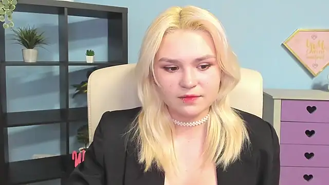 SweetLilyxo online show from 02.14.26