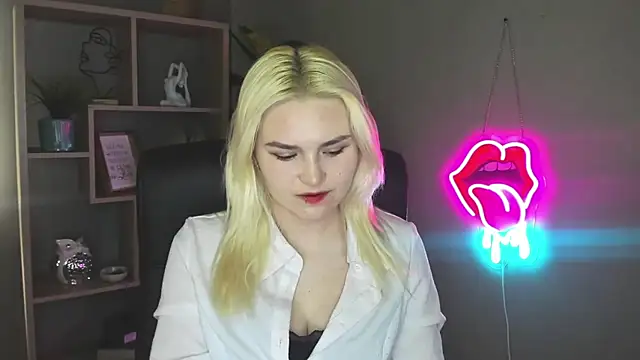 SweetLilyxo online show from 05.05.26