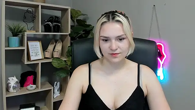 SweetLilyxo online show from 08.05.26