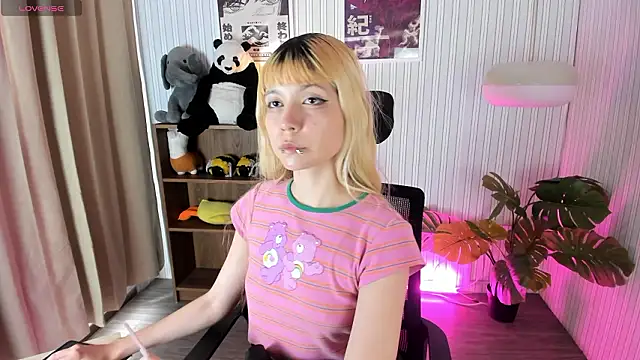 Laukyubey1 online show from 03.19.26