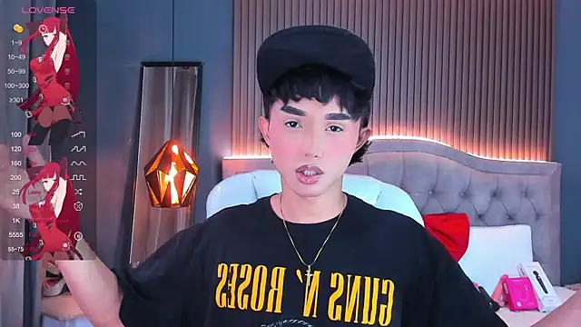 Snapshot of Noa_03 chatting on 06.15.26 Noa 03 online show from 06.15.26