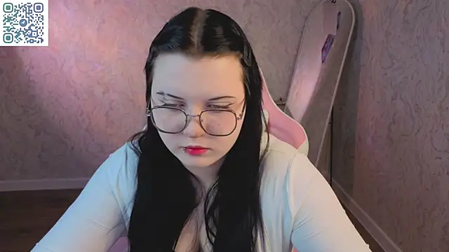 Kira G0ld online show from 04.28.26
