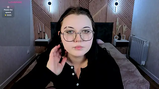Kira G0ld online show from 05.28.26
