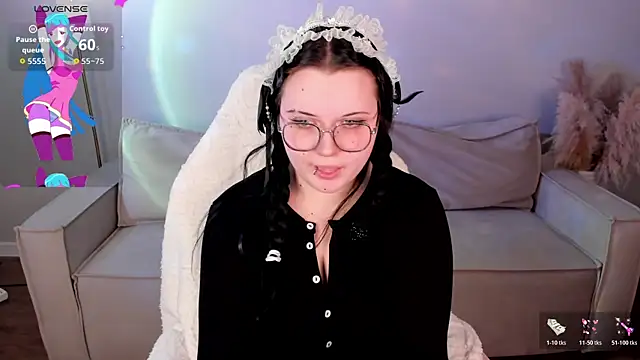 Snapshot of Kira_G0ld chatting on 06.27.26 Kira G0ld online show from 06.27.26