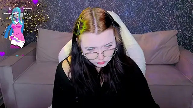 Snapshot of Kira_G0ld chatting on 07.12.26 Kira G0ld online show from 07.12.26