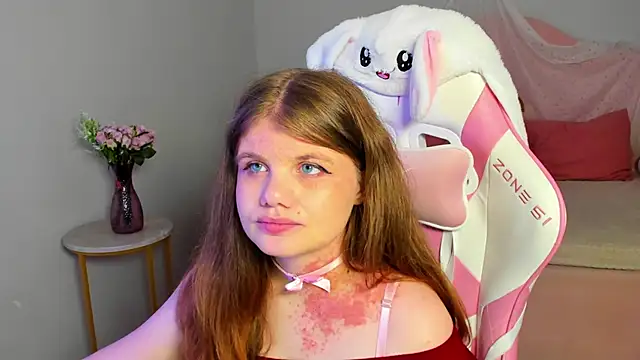 ChloeHalses online show from 06.16.26