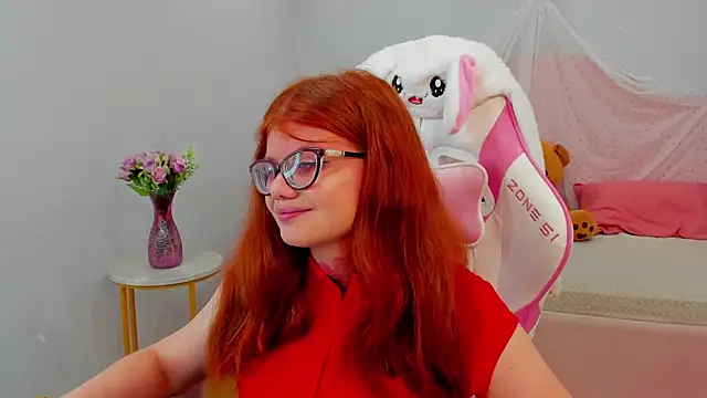 Snapshot of ChloeHalses chatting on 08.04.26 ChloeHalses online show from 08.04.26