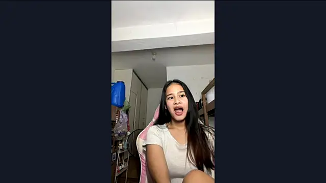 Snapshot of ArdathZmijewski chatting on 02.13.26 ArdathZmijewski online show from 02.13.26