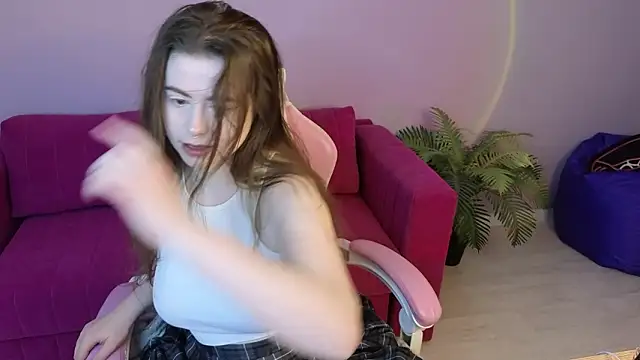 LovingWhisperr online show from 02.07.26