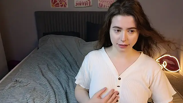 LovingWhisperr online show from 02.19.26