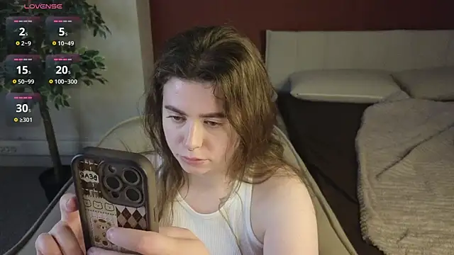 Snapshot of LovingWhisperr chatting on 06.11.26 LovingWhisperr online show from 06.11.26