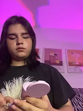 Daniellesins1 online show from 04.15.26