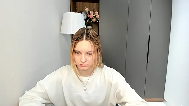 TinaMonaldi online show from 02.04.26