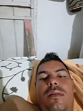 Snapshot of jhoncol231 chatting on 02.12.26 jhoncol231 online show from 02.12.26