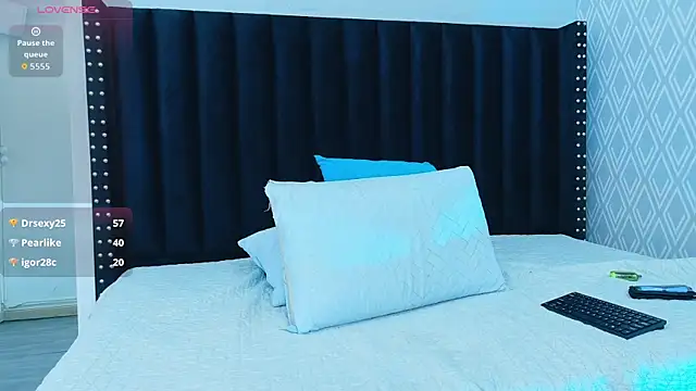 Snapshot of tightlittleebony chatting on 02.21.26 tightlittleebony online show from 02.21.26