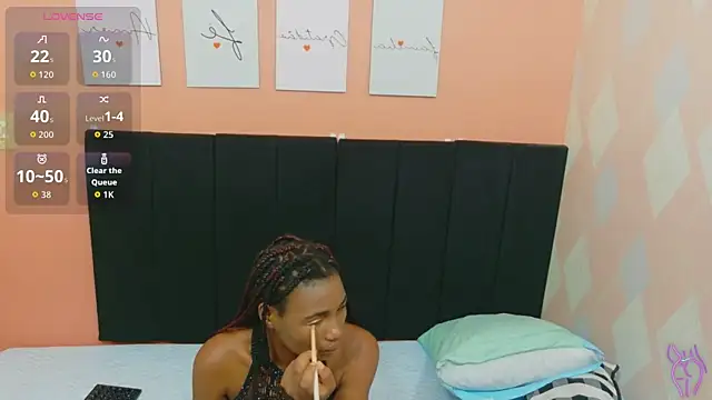 tightlittleebony online show from 04.19.26