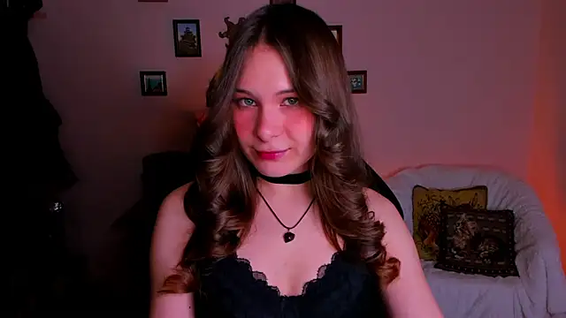 LanaLovely online show from 04.27.26