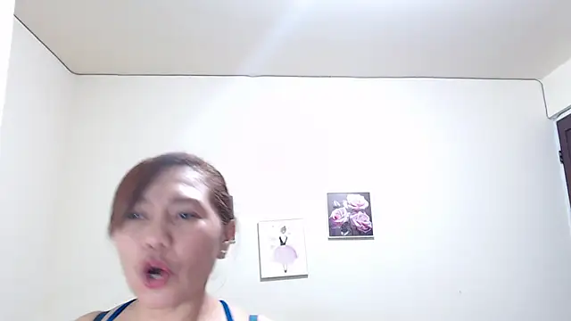 Snapshot of dannamomcerratt chatting on 05.20.26 dannamomcerratt online show from 05.20.26