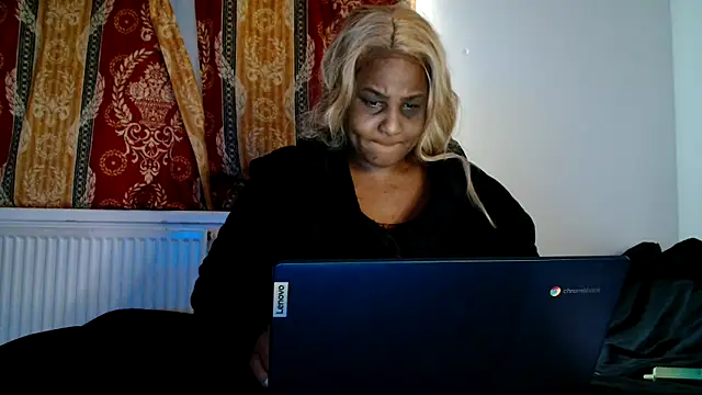 CurvySashia online show from 02.28.26